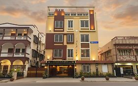 Fabhotel Prime Tiyara Inn